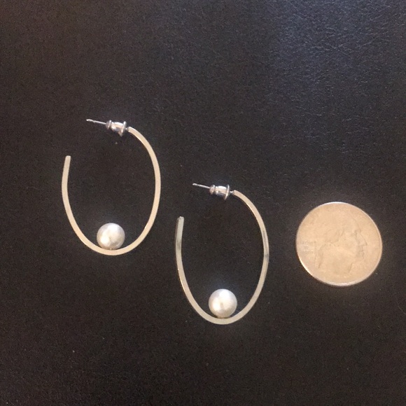 Swinging  Pearl earrings - Picture 3 of 4